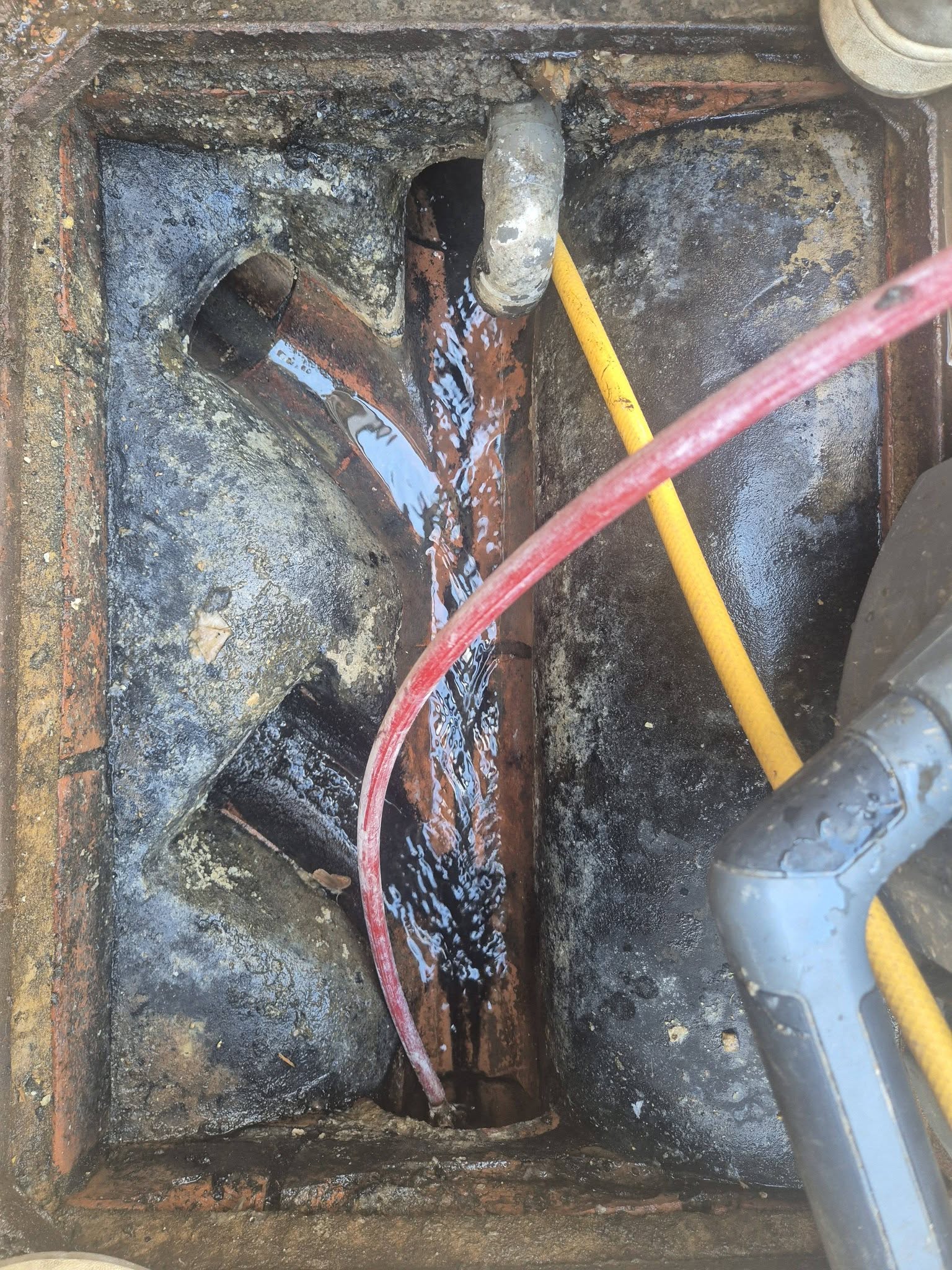 Professional sewer cleansing and drain clearance service