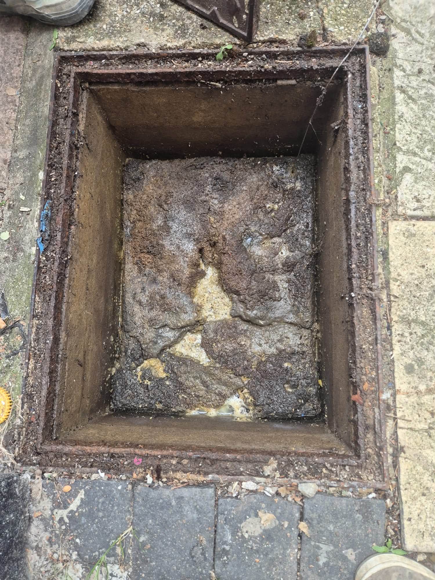 Emergency drain clearance service in Royston, Hertfordshire